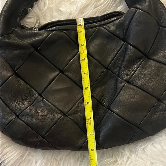 Elegant Black Quilted leather Women's Bag - Picture 5 of 5